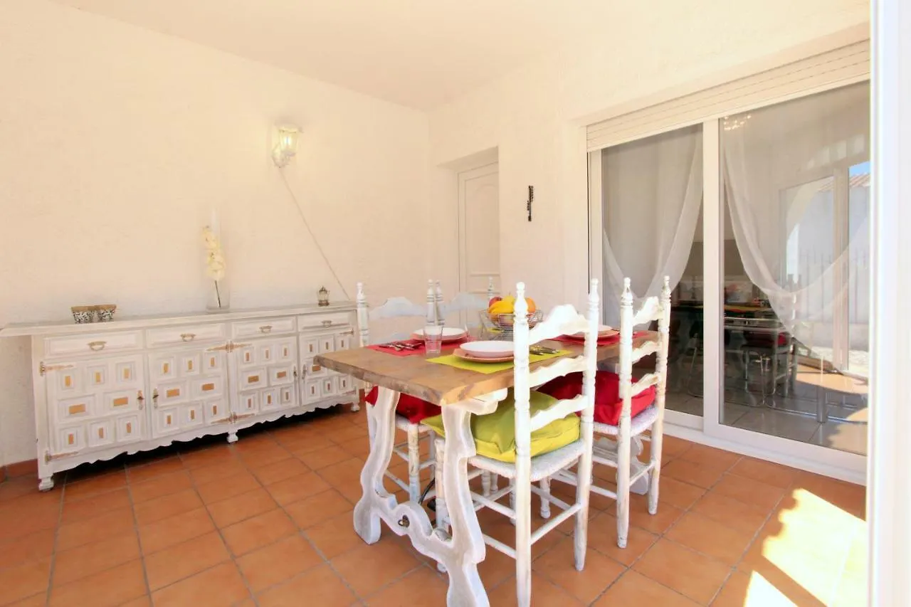 Leon Inmo Chalet Amira - 10191 Empuriabrava Spain